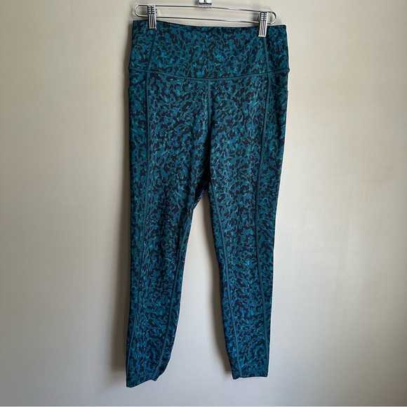Women’s Victoria’s Secret Blue and Green Leopard Print Leggings Size Medium - Picture 1 of 8
